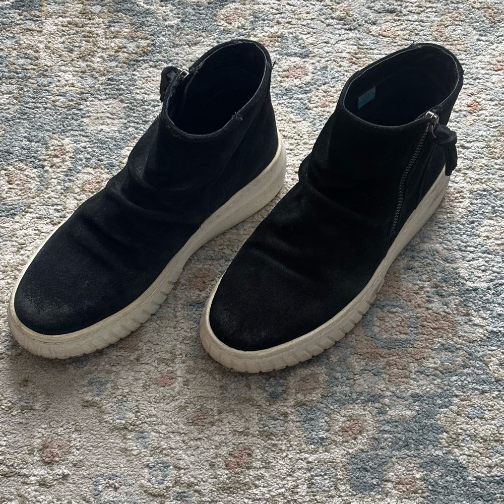 Söfft-Black Suede Bootie Shoes-Women’s Size 8